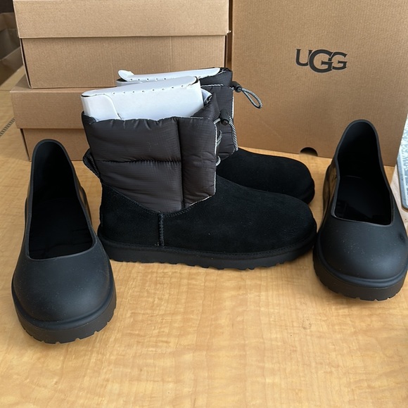 Ugg Women’s Classic Maxi Toggle Boot - Picture 7 of 10